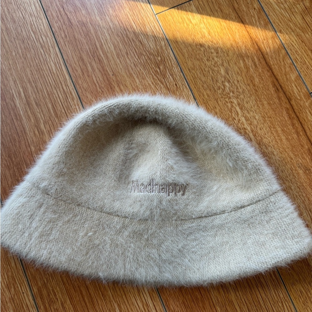 Madhappy alpaca bucket hat